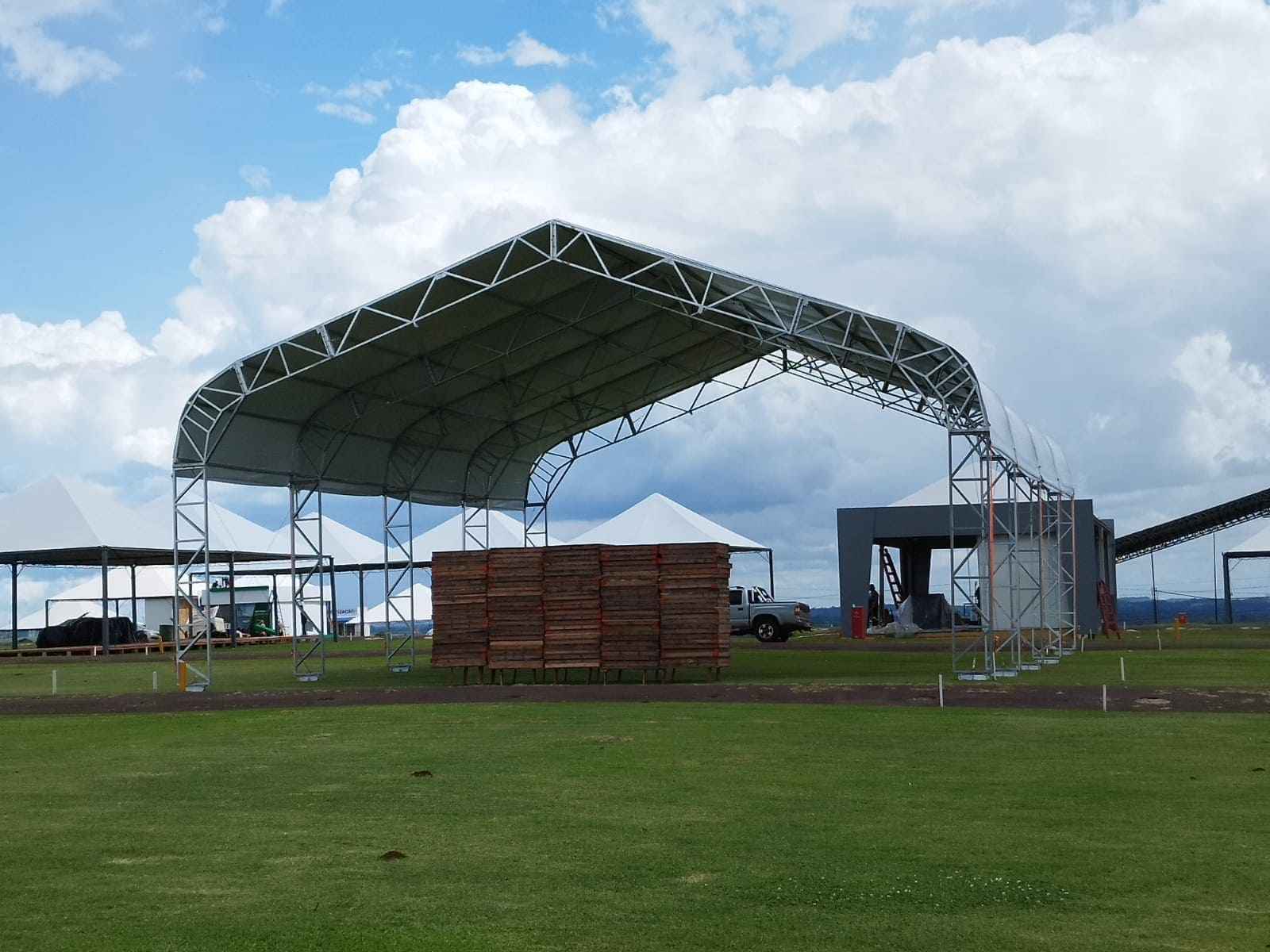 Tenda Galpão Duas Águas